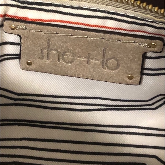 SHE + LO LARGE LEATHER METALLIC CLUTCH LIKE NEW - Picture 7 of 8